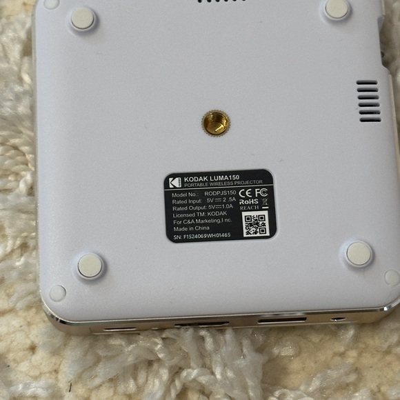 KODAK LUMA 150 Portable Wireless Projector- ONLY USED ONCE - Picture 13 of 13